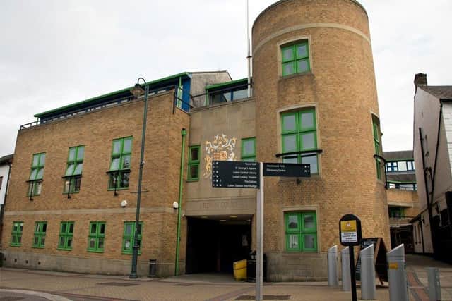 Luton Crown Court