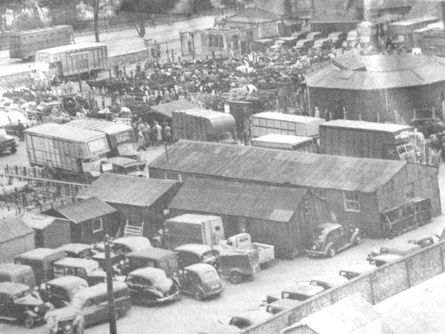 1940 - Kettering Cattle Market in London Road - the transporter in the distance is heading towards the junction near St Mary's RoadEvery Picture Tells a Story by Dave Clemo