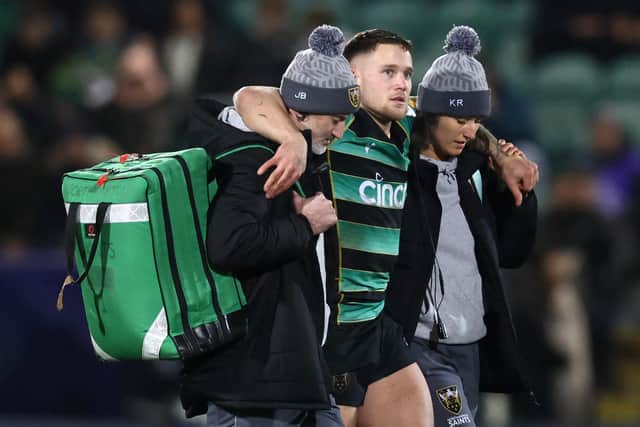 Tom Seabrook was forced off against Toulon (photo by Darren Staples / AFP) (Photo by DARREN STAPLES/AFP via Getty Images)