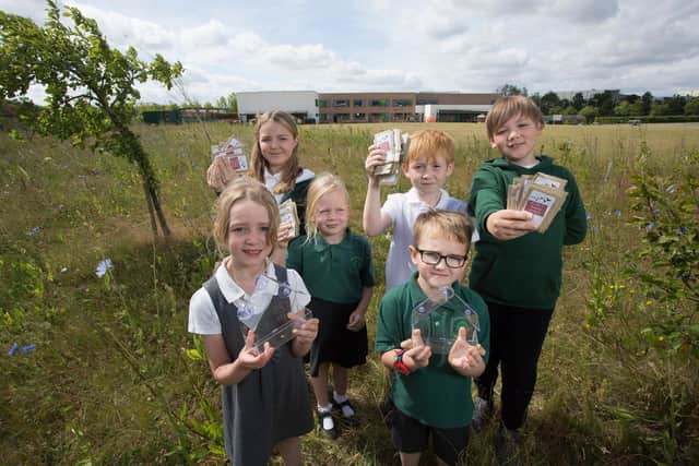 L to r - Aiyla-Mae Connnelly, Alice Konarczak, Bella Fogg, Charlie James, Albie Konarczak, Jack James from Priors Hall School