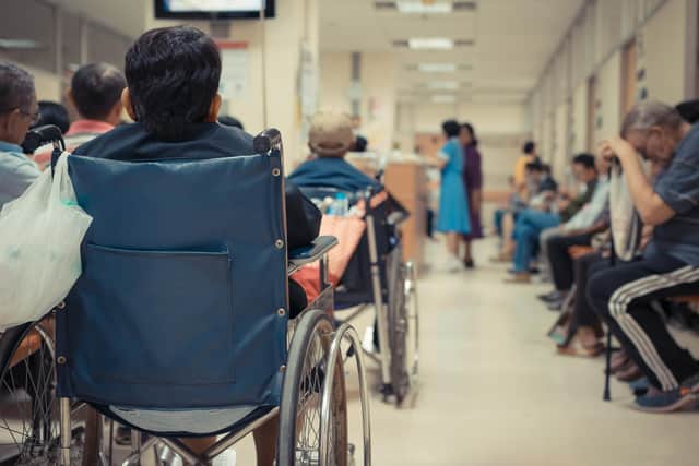 Bed shortages lead to waiting time backlogs and delays in A&E.