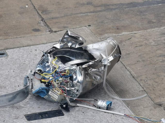 The scene in Northampton town centre today (Tuesday) as police and bomb squad units deal with "suspicious object" found in doorway near Market Square