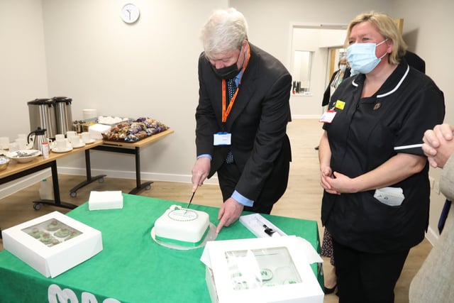 The Rt Hon Earl Spencer cuts the cake