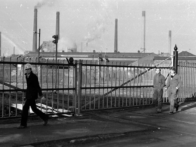 2nd January 1980: Steelworkers on the first national strike since 1926 at the Corby Steelworks in Northamptonshire. (Photo by Keystone/Getty Images)