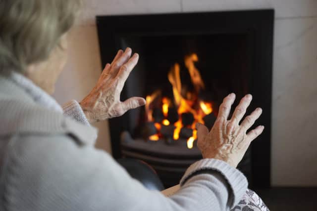 Keeping warm  /Monkey Business Images
