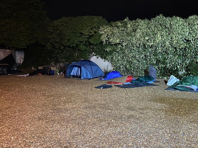 This doesn't look too cosy or comfy...
