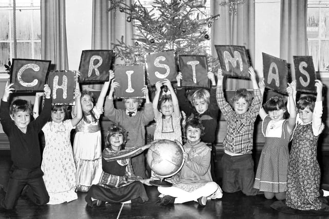 1981 HENRY GOTCH INFANTS CHRISTMAS CONCERT  Retro Christmas pictures from the 1980s:Christmas in the 1980s