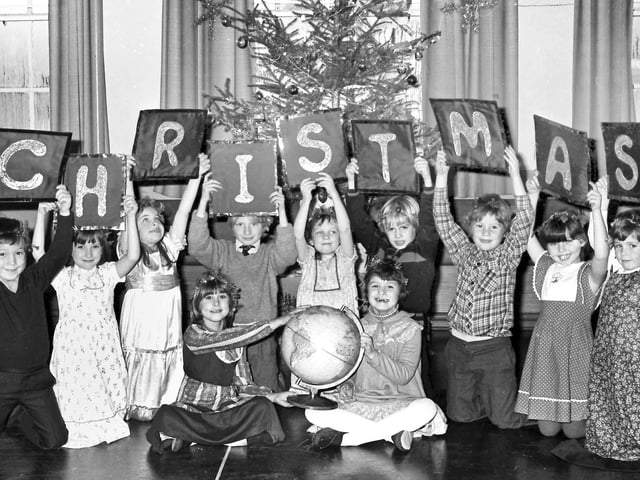 1981 HENRY GOTCH INFANTS CHRISTMAS CONCERT Retro Christmas pictures from the 1980s:Christmas in the 1980s