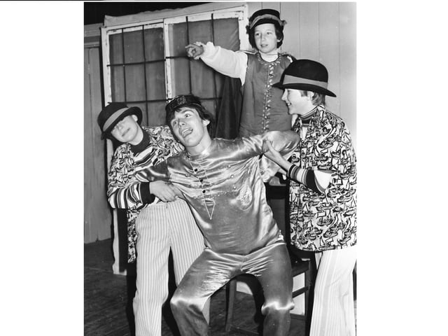 1981 ROTHWELL YOUTH CLUB PANTO Retro Christmas pictures from the 1980s:Christmas in the 1980s
