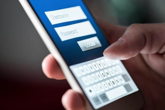 Once the apps have been installed, a malicious code hidden within the code waits until the user launches Facebook in order to start stealing their personal data.
(Credit: Shutterstock)