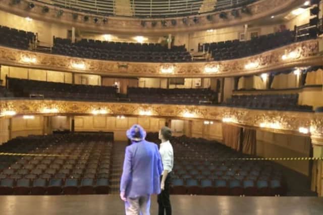 Joe and Ken Dodd on stage. NNL-171130-163029005
