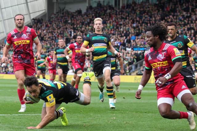 Tom Collins has signed a new deal at Saints