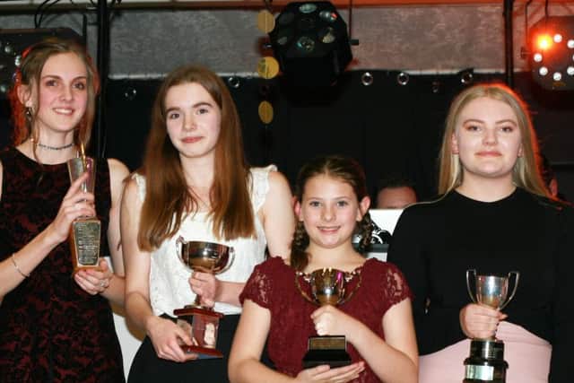 The trophy winners. NNL-180118-105537005