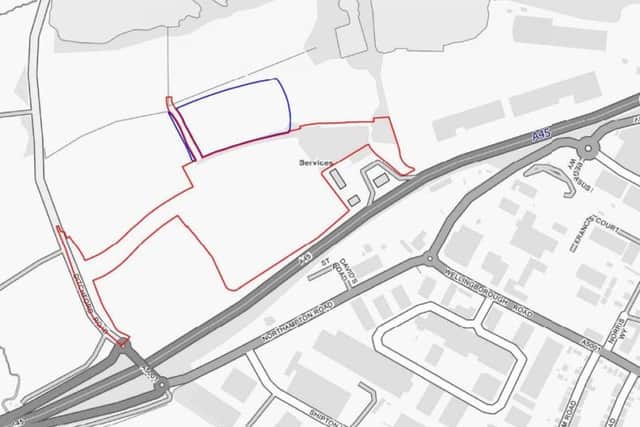 The site boundary in red, which goes up to Ditchford Road. NNL-180313-124003005