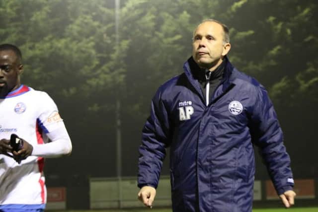 Andy Peaks saw his AFC Rushden & Diamonds team suffer a second defeat in a row as they lost 2-1 at Hartley Wintney