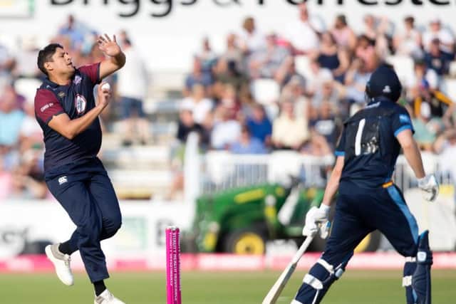Rory Kleinveldt eventually picked up the wicket of Calum MacLeod (pictures: Kirsty Edmonds)