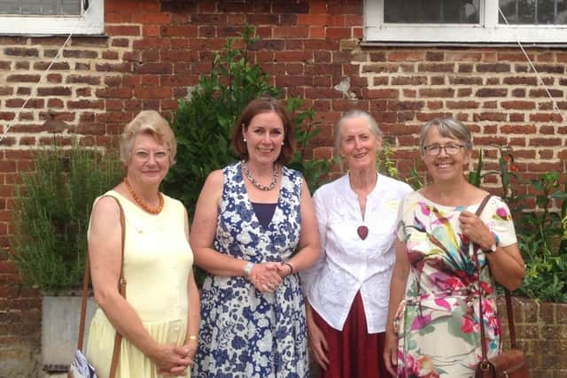 e Cedric Morris Florilegium Isobel Bartholomew, SiÃ¢n Dawson, Gillian Barlow, and Sarah Cook