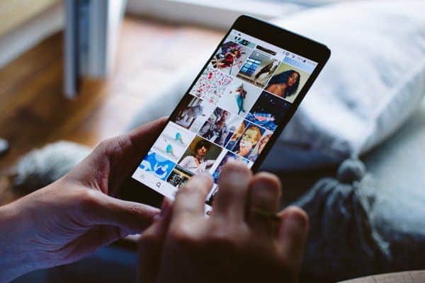 It is illegal for someone to share intimate photographs of you with anyone else (Photo: Shutterstock)