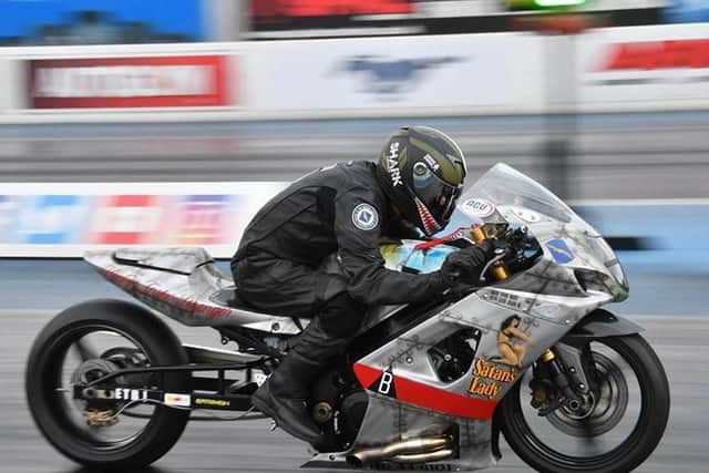 Finedons Phil Pratt successfully defended his UK National Drag Bike Championship title in ET Bike