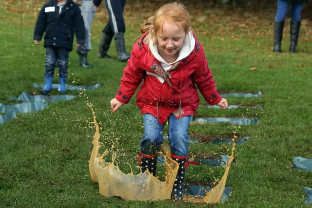 Puddle Jumping: Kettering: Wicksteed Park, Puddle jumping competition
Wednesday October 26 2016 NNL-161026-180854009