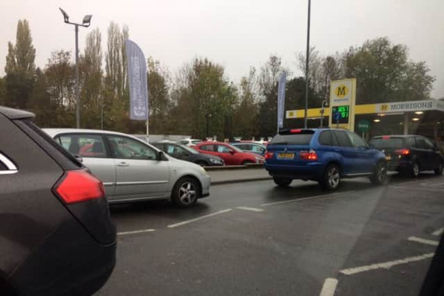 Traffic gridlocked today around Northfield Avenue NNL-180111-163344005
