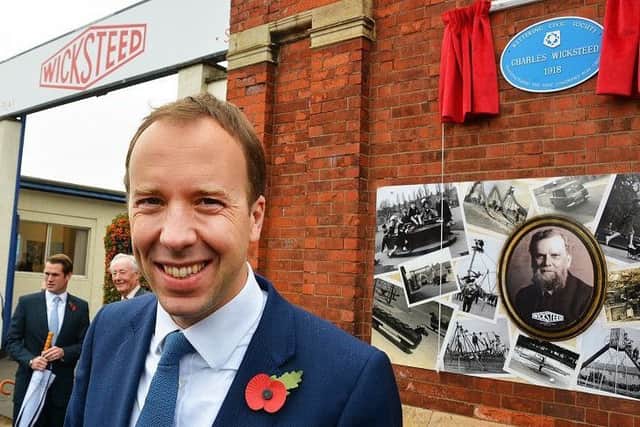Matt Hancock, Secretary of State for Health and Social Care, unveiling blue plaque at Wicksteeds, Kettering, Northamptonshire, 1st November, 2018.
Photos for Wicksteed Playscapes/John Robertson. NNL-180611-133220005
