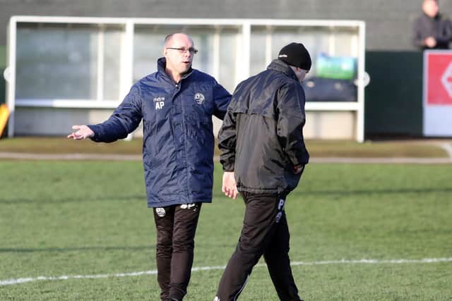 AFC Rushden & Diamonds boss Andy Peaks wants his team to 'put on a show' for their supporters when they face Kettering Town at Latimer Park