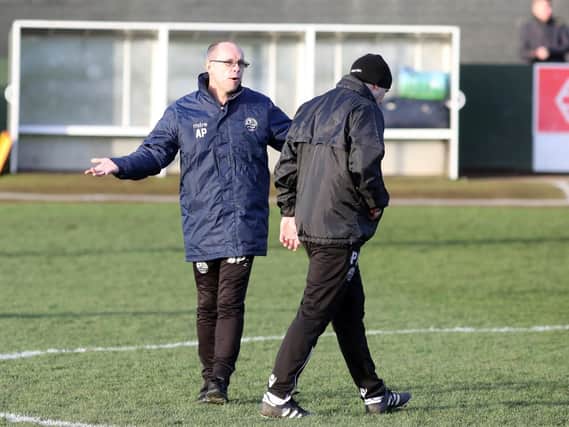 AFC Rushden & Diamonds boss Andy Peaks wants his team to 'put on a show' for their supporters when they face Kettering Town at Latimer Park