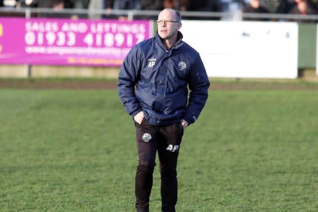AFC Rushden & Diamonds manager Andy Peaks