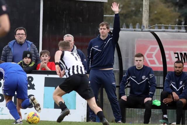 Steve Kinniburgh is hoping his Corby Town team can bounce back from their weekend defeat when they head to Barton Rovers tonight