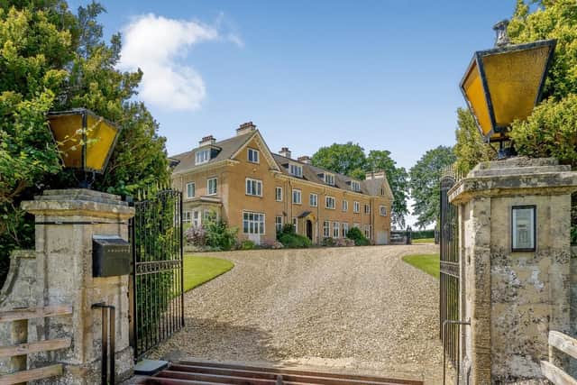 For let through Savills Lincoln and Fox Bennett.
