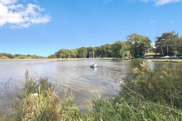 The reservoir has an active sailing club which has its own clubhouse.