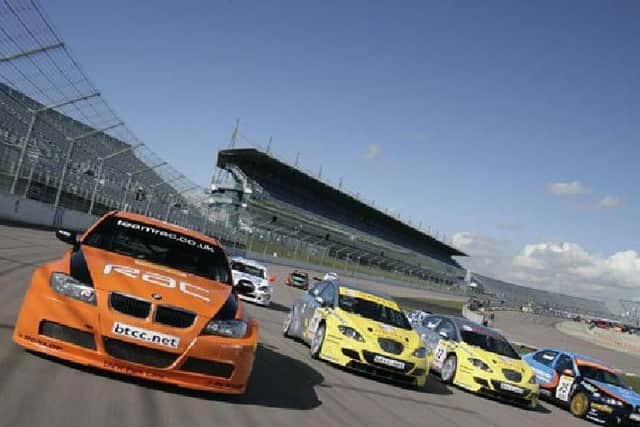 It had once been hoped that the track would attract motor racing fans from around the world