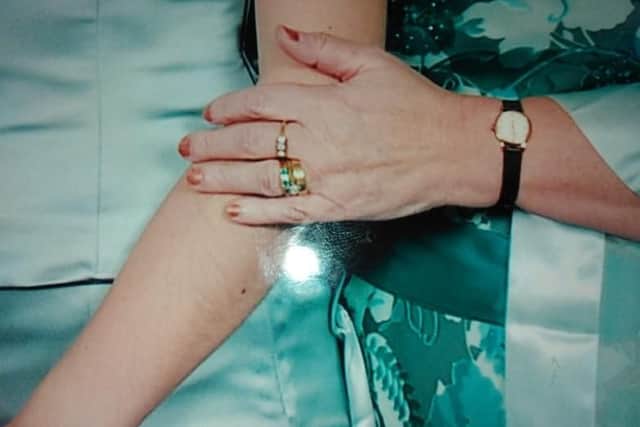 Police hope photos will help find this stolen jewellery