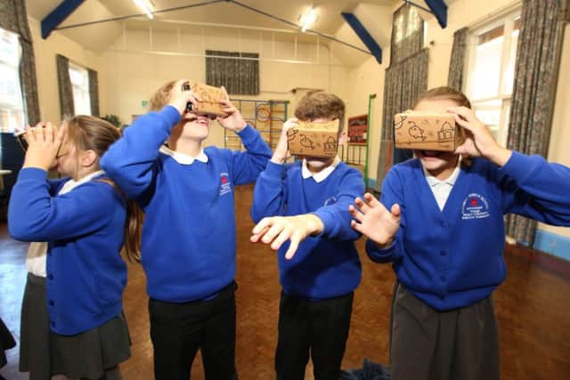 Pupils getting to grips with virtual reality