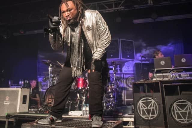 Skindred frontman Benji Webbe, pointing at the Roadmender audience. Photo by David Jackson