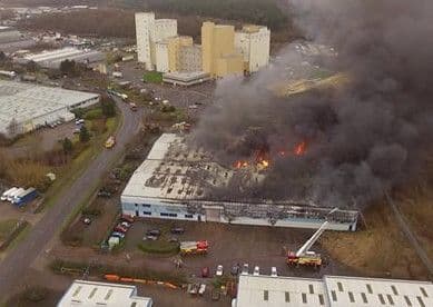 BREAKING: Fire crews tackling huge blaze on Corby industrial estate