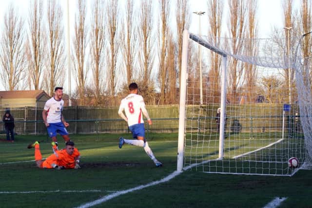 Nabil Shariff's shot finds the net to give Diamonds the lead